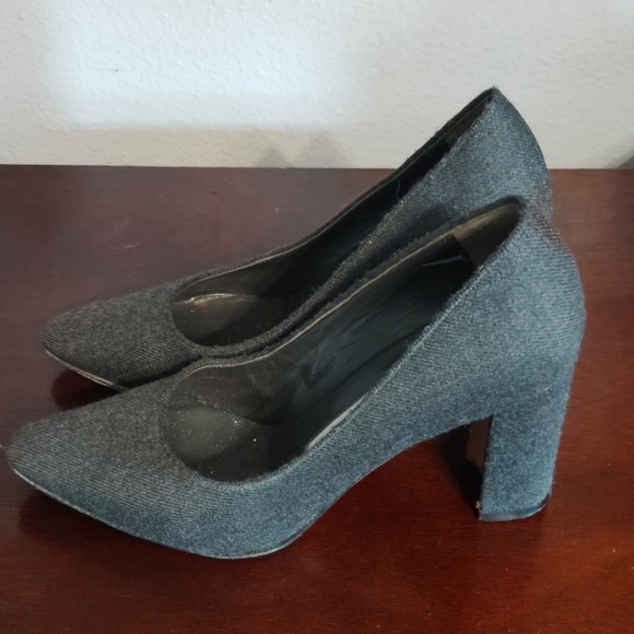 Manolo Blahnik Block Heel Ladies Shoes - Picture 5 of 16